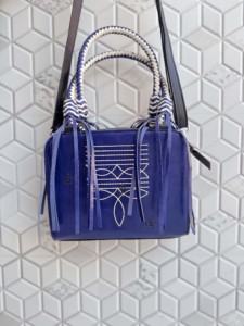 Sac fourre-tout en cuir personnalisé avec franges et pompons, style bohème, fait main, multi-usages, pour femme, sac à bandoulière en cuir gravé à la main, vente en gros - Product Image 1