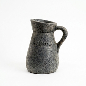 Vase-pichet en céramique rustique gris foncé Roso L, fait main en terre cuite, vase décoratif de table personnalisable pour la maison et l'hôtel - Product Image 1