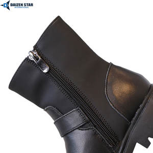 Bottes d'école noires pour garçons et filles fabriquées en usine, confortables et durables - Product Image 3