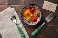 Ensemble de couverts en acier inoxydable avec manche en résine spirale verte, finition poli miroir, idéal pour la table, la cuisine, les mariages et les fêtes