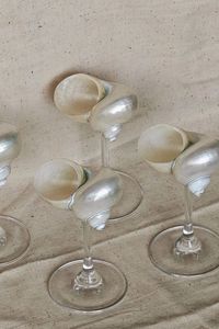Verre à vin en mosaïque de coquillages naturelles faites à la main, articles de bar pour mariage en bord de mer, exportateur et fabricant en gros du Vietnam - Product Image 3