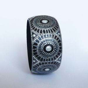 Bracelets en bois classiques faits à la main, accessoire culturel - Product Image 6