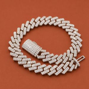 Bracelet de luxe en argent 925 avec moissanite, chaîne cubaine, coupe ronde brillante, pour un usage quotidien - Product Image 4