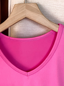 Custom Logo Pink V-Neck Women's T-Shirt Short Sleeve Quick Dry Polyester Casual Solid Color Front Print Design - Product Image 2