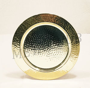 Plato Base Decorativo Redondo de Acero Inoxidable con Textura Martillada y Acabado Dorado para Presentación en Mesa de Comedor - Product Image 4