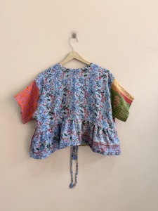 Top de Manga Corta con Volantes Kantha, Estilo Bohemio Hippie, Hecho a Mano en India - Product Image 6
