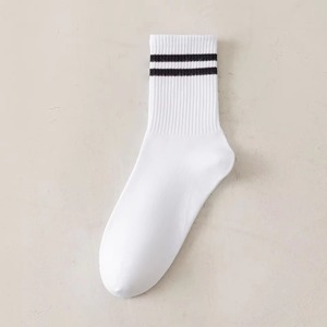 Chaussettes noires pour hommes avec rayures blanches, en coton tricoté respirant, pour un usage quotidien, style printemps, coupe classique - Product Image 2