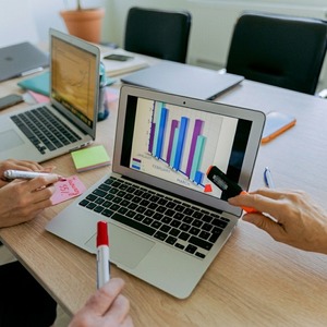 Services logiciels d'entreprise stratégiques : outils de flux de travail automatisés, intégration cloud et succès opérationnel - Product Image 3