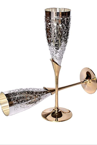 Gobelet décoratif vintage en métal argenté, calice gravé artisanal à long pied et motif orné, style antique pour table - Product Image 2