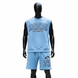 Ensemble court sans manches 100 % coton pour homme, en molleton français premium, bleu ciel, avec logo brodé en chenille, style streetwear personnalisé - Product Image 1
