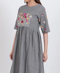 Vestido de Algodón Tejido a Mano con Bordado de Jardín para Mujer, Fabricado en India, Estilo Romántico y Fluido para Vacaciones, Disponible en Grandes Cantidades - Product Image 6