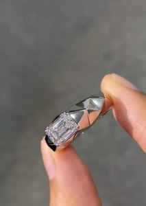 Anillo de banda geométrica con corte esmeralda de moissanita, plata 925 original, joyería fina para aniversario, regalo encantador para novias - Product Image 3