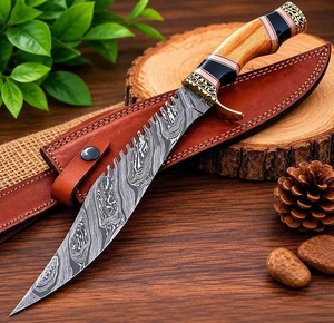 Couteau Bowie artisanal en acier Damas avec manche en bois et Micarta, lame fixe, étui en cuir, couteaux de chasse par A&M EnterPrises - Product Image 3