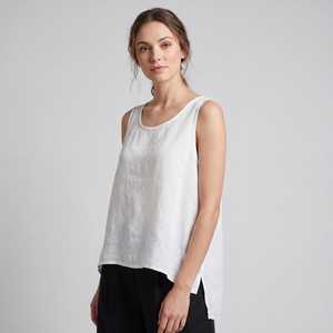 เสื้อกล้ามครอปสีฟ้าอ่อนสำหรับผู้หญิง แบรนด์ GRACE COLLECTION ผลิตจากผ้าถักผสมสแปนเด็กซ์/ผ้าฝ้ายแคนวาส คอกลม สวมใส่สบาย เป็นมิตรต่อสิ่งแวดล้อม ระบายอากาศได้ดี - Product Image 4