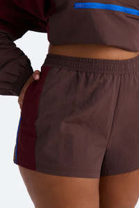 Ensemble de veste coupe-vent et short pour femmes de qualité supérieure, léger, 2 pièces, tenue de sport pour la course à pied, la salle de sport et la remise en forme - Product Image 3