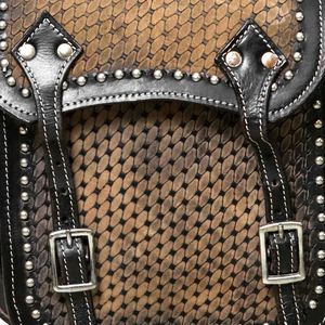 Sacoche de selle en cuir pour cheval, style western, marron, artisanale de qualité supérieure, 100% cuir de buffle, personnalisable, avec quincaillerie en acier et laiton, équestre - Product Image 5