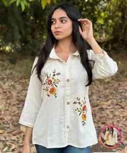 Haut décontracté moderne en coton Khadi avec broderie Butta dessinée à la main, en stock, prix de gros, vêtement ethnique blanc et rouge - Product Image 5