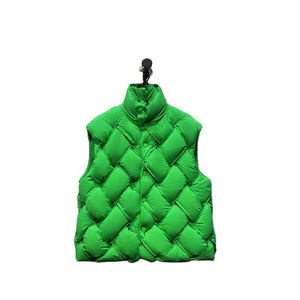 Nuevo Chaleco Acolchado para Mujer en Color Verde, Cuello Alto, Cierre de Cremallera, Chaleco Abrigado para Invierno y Actividades al Aire Libre para Chicas Adultas - Product Image 4