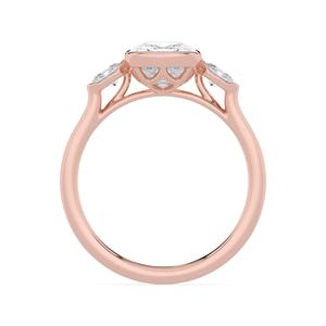 Elegante anillo de compromiso con diamante cultivado en laboratorio, corte ovalado, bisel con piedras laterales de moda, forma elegante, tres piedras, medio bisel, oro rosa, blanco. - Product Image 6