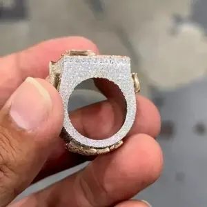 Bague de mariage personnalisée en argent sterling plaqué or avec moissanite véritable taille baguette 4 carats pour femme - Product Image 2