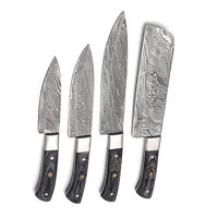 Ensemble de couteaux de cuisine quatre pièces en acier Damas de qualité supérieure, lames 67 couches, manche en bois, fabrication artisanale, design moderne, durable et de haute qualité