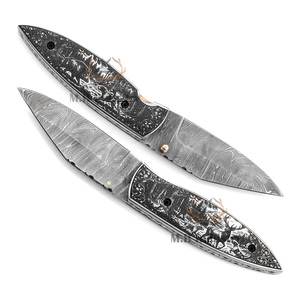 Couteau pliant de camping en acier Damas de qualité industrielle OEM personnalisé - Lame droite gravée au laser, manche en os de chameau 0,5 mm - Product Image 3