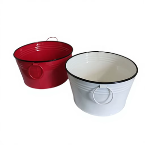 Bac à plantes moderne en métal avec finition thermolaquée, construction durable pour utilisation au sol, taille et poids personnalisables - Product Image 1