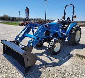 Nouveau mini tracteur tondeuse à gazon LS 2 temps 24V diesel autoporté avec chargeur frontal et pelle arrière - Product Image 1