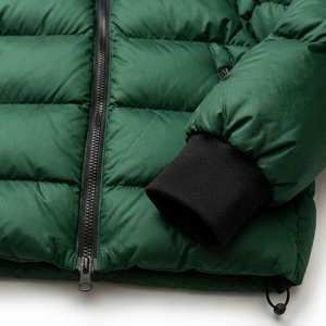 Veste matelassée à capuche verte pour homme, veste d'hiver chaude et matelassée pour l'extérieur, veste légère imperméable One Apex - Product Image 3
