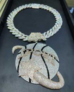 Colgante circular de moissanita VVS con incrustaciones de circonitas, estilo HipHop, con inicial, letra, letra inicial del nombre, de plata 925, con dije de estrella bicolor - Product Image 2