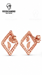 Pendientes de Diamantes Geométricos en Oro Rosa de 18K, Diseño Moderno con Centro Floral, Elegantes para Uso Diario, Joyería Fina, Regalo - Product Image 3
