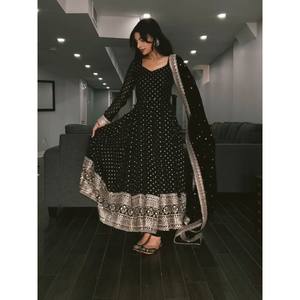 VESTIDO DE TRABAJO DE SECUENCIA BORDADA DE GEORGETTE A LA MODA CON DUPATTA NEGRO - Product Image 1