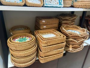 Premium Shell Inlay Rattan Tray Set: Rectangular & Round Mother of Pearl Plates | Unique Corporate Gifts for VIP Clients - Product Image 4