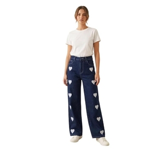 Jeans de Pierna Ancha para Mujer, Pantalones Vaqueros de Cintura Alta y Corte Relajado con Detalle de Bordado Floral Desgastado - Product Image 1
