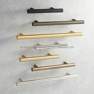 Tirador de metal liso con agarre equilibrado diseñado para una operación cómoda de puertas y cajones de gabinetes - Product Image 2