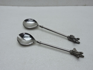 Juego de utensilios de mesa elegantes de acero inoxidable con mango de resina para servir ensaladas, para cocinas gourmet, tiendas de artículos para el hogar e importadores. - Product Image 3