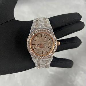 Montre-bracelet automatique tonneau de luxe moderne hip-hop en or rose avec moissanite glacée et verre saphir pour homme - Product Image 1
