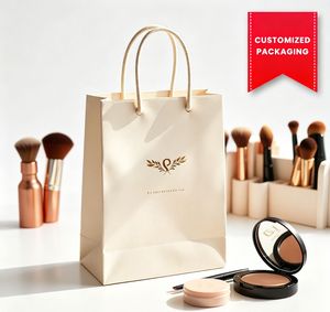 Sacs d'emballage personnalisés haut de gamme avec options de marquage complet, sacs de shopping en papier personnalisables - Product Image 1