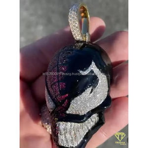Colgante de Joyería de Diseño con Acabado Pulido de Alta Calidad y Estilo Hip Hop Urbano de Lujo - Product Image 6