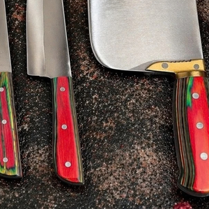 Ensemble de couteaux de boucher Qurbani DR 4 pièces, lames en acier carbone argenté, manches rouges et verts, hachoir à viande robuste, kit d'outils de découpe - Product Image 3