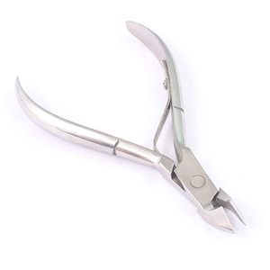 Vente en gros d'outils de manucure en acier inoxydable : Coupe-ongles à lame courbée, Ciseaux pour peaux mortes, Pince à cuticules - Product Image 4