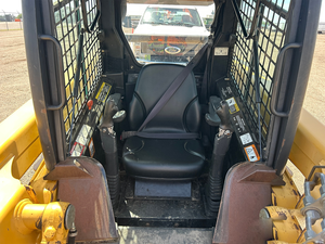 Cargadora Compacta de Dirección Deslizante 320 de 2007, Equipo de Construcción de Uso Pesado - Product Image 3