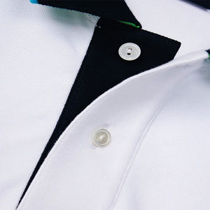 Chemise boutonnée décontractée à manches courtes pour homme, 100 % coton jersey uni de haute qualité, brodée, séchage rapide, avec logo personnalisé - Product Image 3