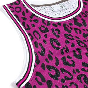 Camiseta de Baloncesto sin Mangas Hecha en Pakistán, Transpirable, 100% Poliéster, con Color Personalizado y Pantalones Cortos Sublimados - Product Image 4