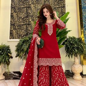 Chal de Gasa Georgette Sintética con Bordado Intenso y Dupatta Rojo, Ropa Étnica para Mujer para Bodas y Fiestas - Product Image 1