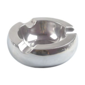 ถาดสูบบุหรี่โลหะอะลูมิเนียมสีเงินขัดเงา ดีไซน์ถาดสูบบุหรี่แบบสี่ขา - Product Image 2