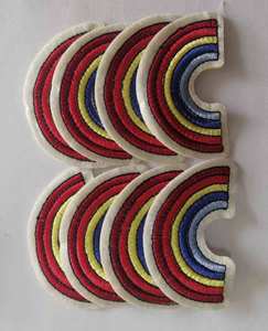 Écussons brodés personnalisés par le fabricant, écussons brodés en forme de cœur et de fleur pour chapeaux et vêtements, fabriqués en feutre et en PVC - Product Image 4