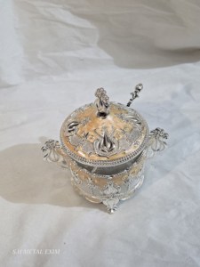 Azucarero de Lujo Estilo Turco Plateado, Esmaltado y Decorado, Recipiente Metálico para Dulces y Condimentos con Tapa y Cuchara - Product Image 4