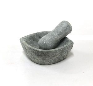 Mortier et pilon en marbre pour la cuisine, idéal pour moudre les épices, l'ail, le gingembre et préparer des recettes fraîches. - Product Image 6