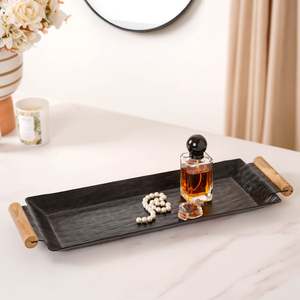 Plateau rectangulaire en métal poli avec poignée en bois, 19x6 pouces, en aluminium résistant à la rouille, construction durable, compatible lave-vaisselle, écologique - Product Image 2